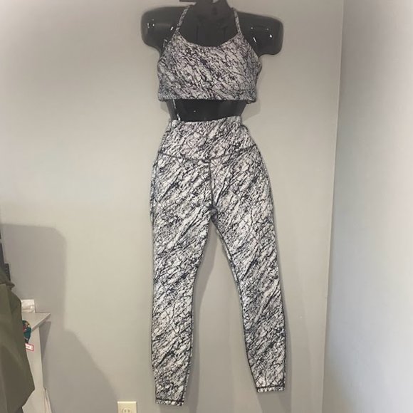 all in motion Pants - Sports Bra + Leggings Outfit